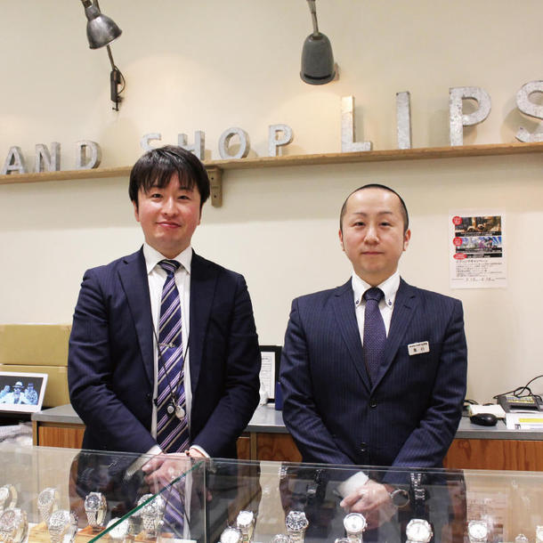 LIPS WACCA池袋店店長の亀谷大地さん（右）とスタッフの奈良孝太郎さん